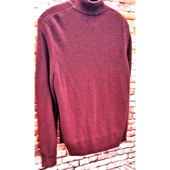 G.H. Bass & Company 1/4 Button Red Wine Colored Henley - Picture 6 of 7